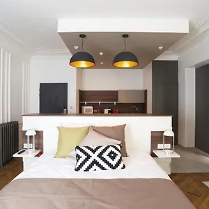Les Cles Du 27 2*, Paris Frankreich